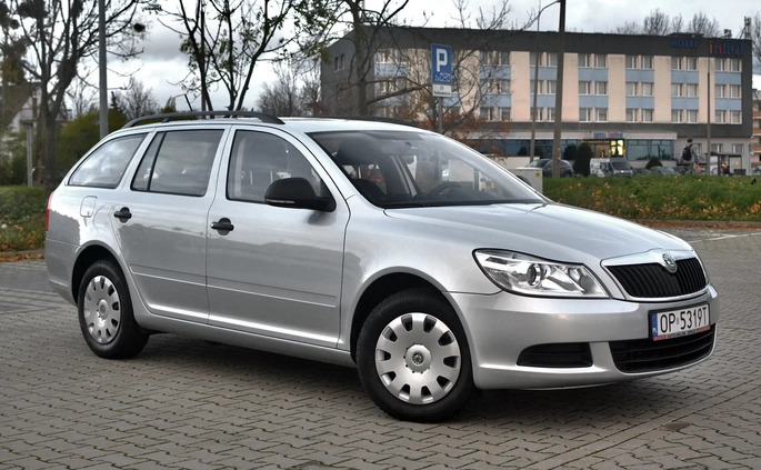 Skoda Octavia cena 25900 przebieg: 192000, rok produkcji 2011 z Mrągowo małe 137